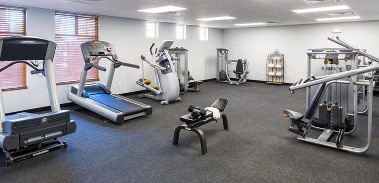 Maintain your routine with the 24/7 fitness center